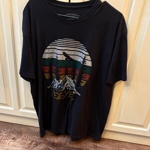 YeeyeeBlack Graphic Tee